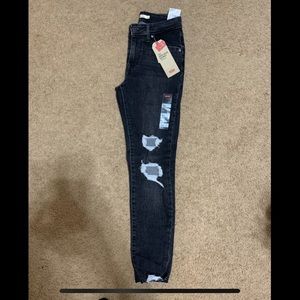 Levi skinny jeans